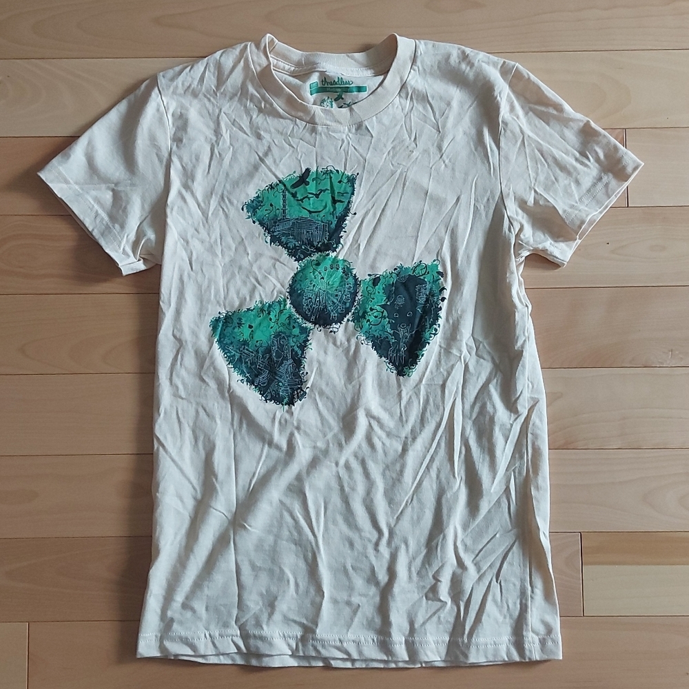 3/$15  NWOT Threadless Roadside Picnic graphic tee shirt size M
